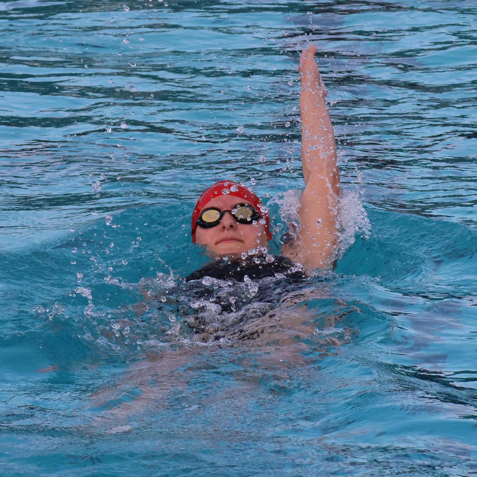 Hailey Sandlin swimming