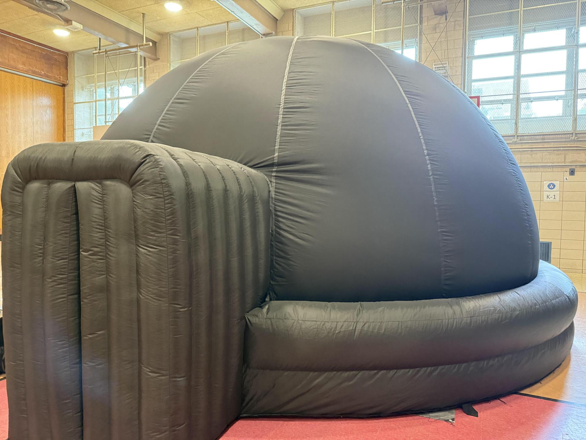 kids learning about out space 