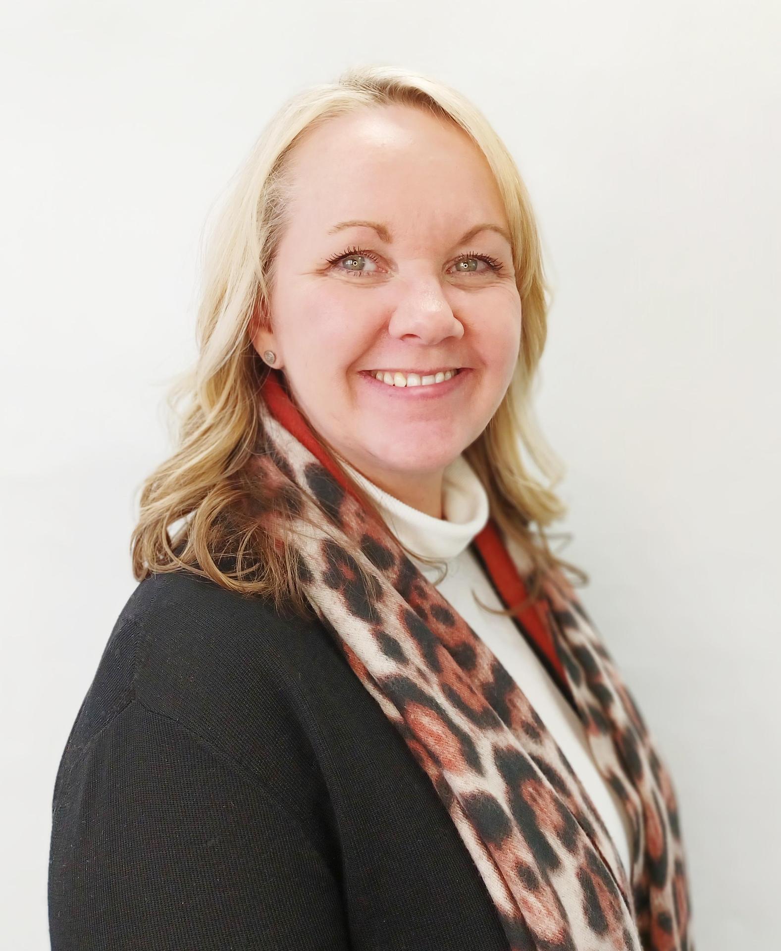 Dr. Carolyn Bernal