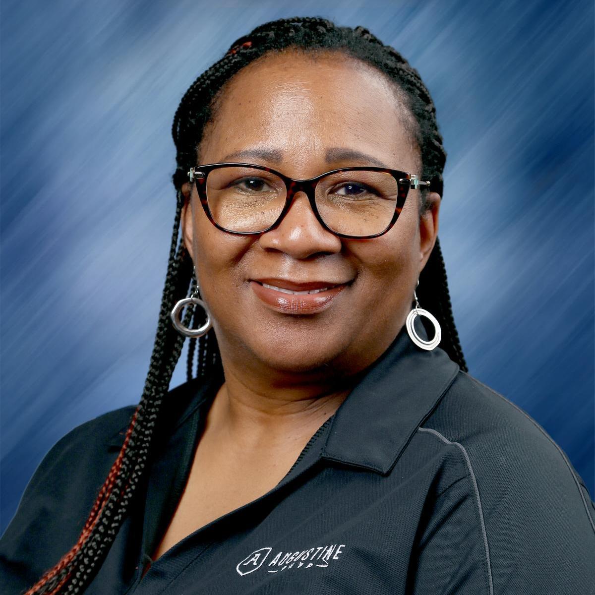 TondeleniaShaw's Profile Photo