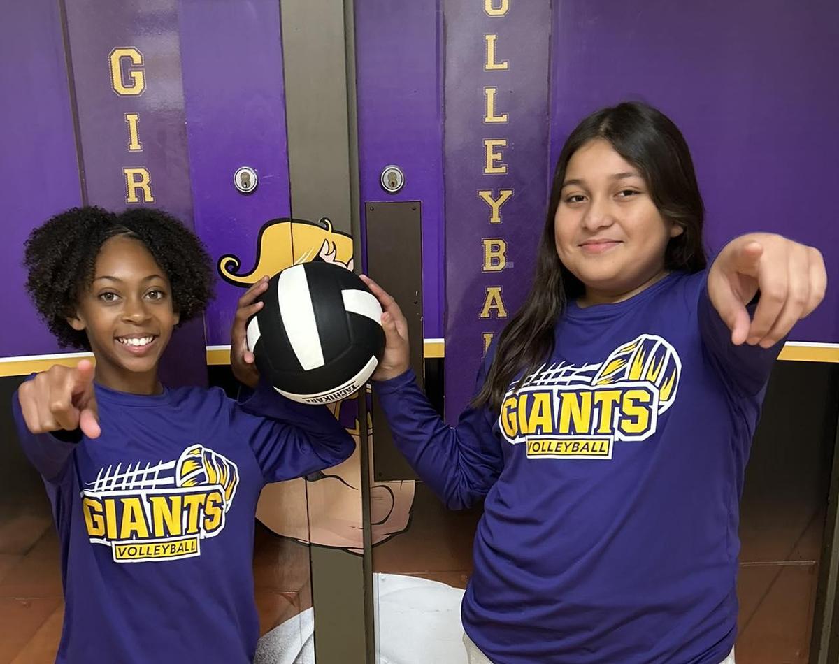 photo - Justice Intermediate School volleyball players