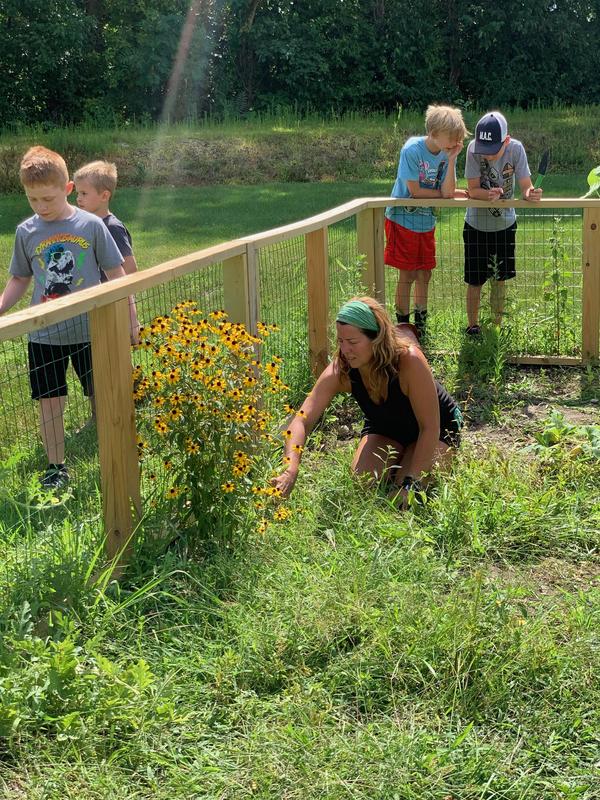 Garden Volunteers Featured Photo