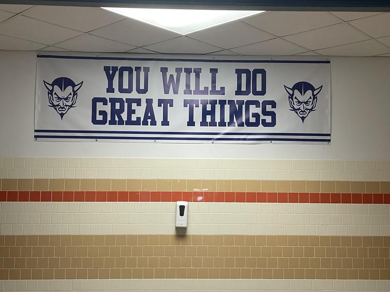 Welcoming Committee Decorates in Anticipation of New School Year Featured Photo