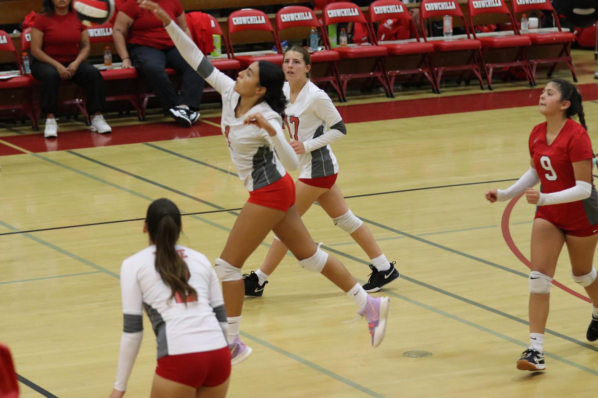 junior varsity girls playing volleyball against Yosemite
