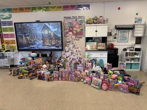 Tree displaying gifts donated by Health Occ