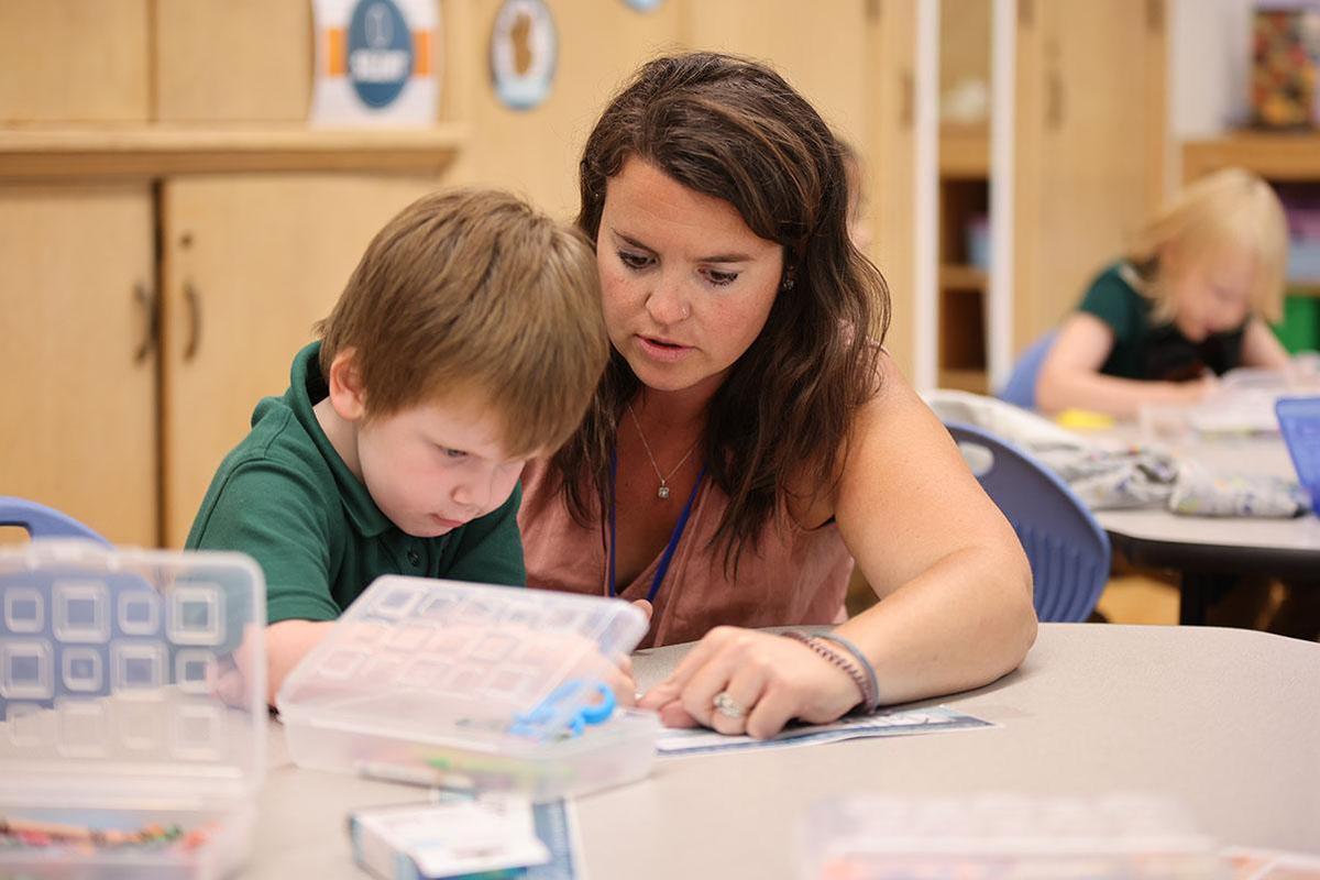 HSA Des Moines teacher and student working together