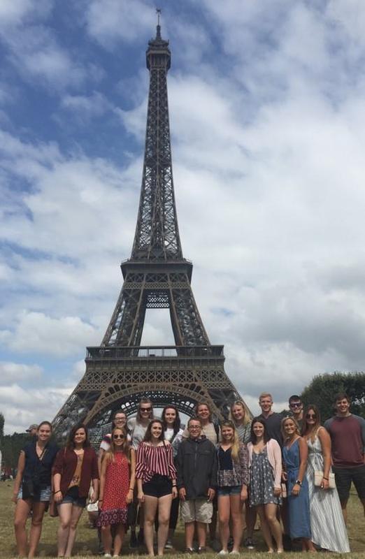 Pic of Knoch students at Eiffel Tower