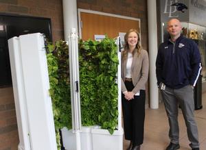 Hydroponic kit in use