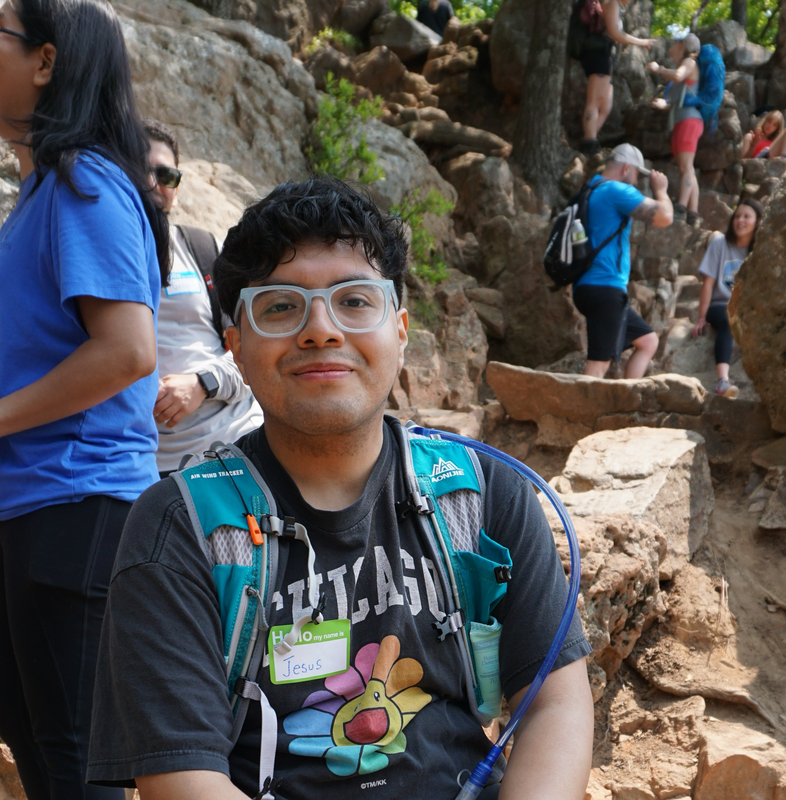 Meet Mr. Sanchez – Resource Coordinator at Richards/Conozca al Sr. Sánchez, coordinador de recursos en Richards Featured Photo