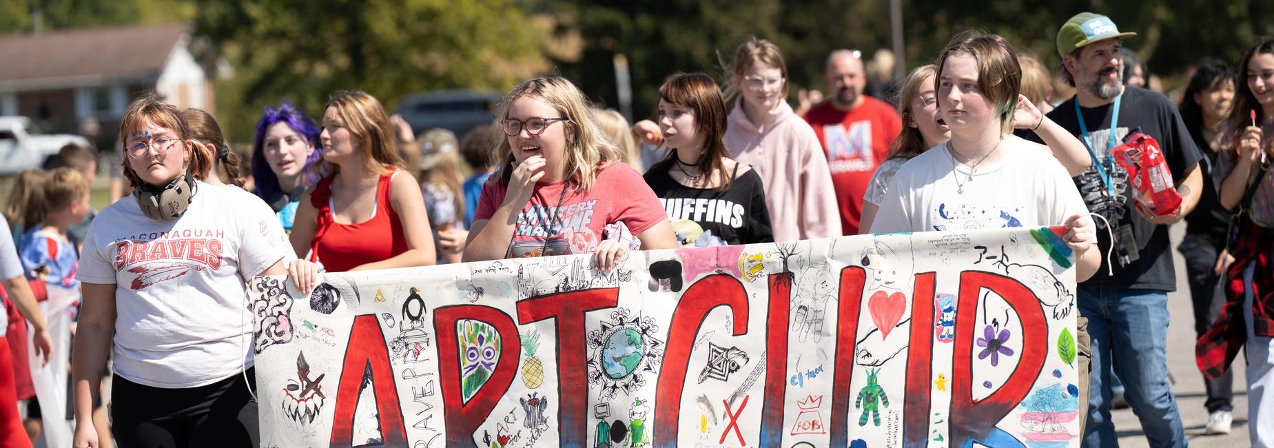art club hoco parade