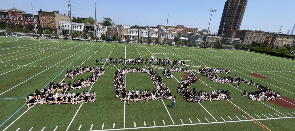 UHMS Students on UCHS Rooftop