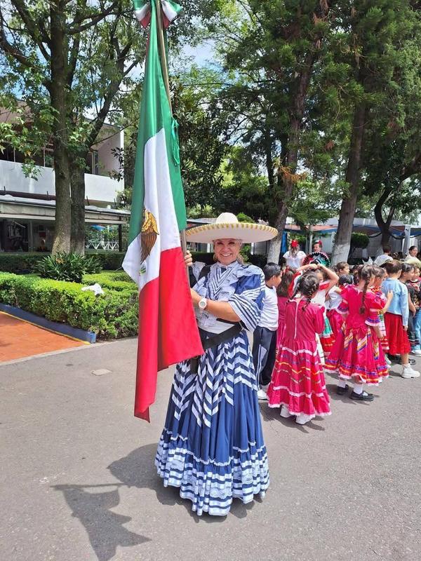 Celebración de fiestas patrias en Queen Elizabeth School Featured Photo