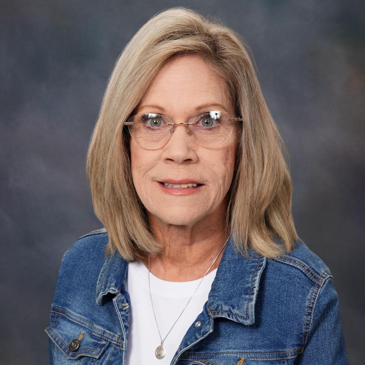 JuliePitts's Profile Photo