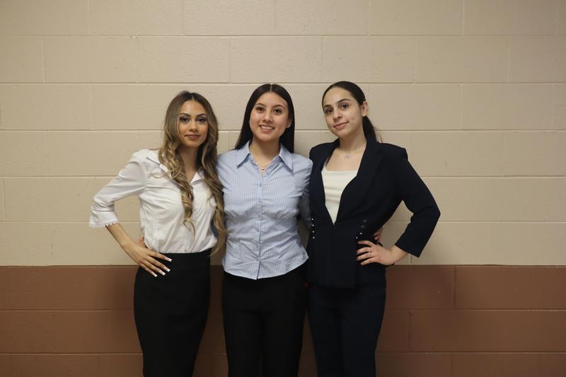 🎓 Class of 2026 Senior Interview Day/🎓 Día de entrevistas para los alumnos de la generacion de 2026