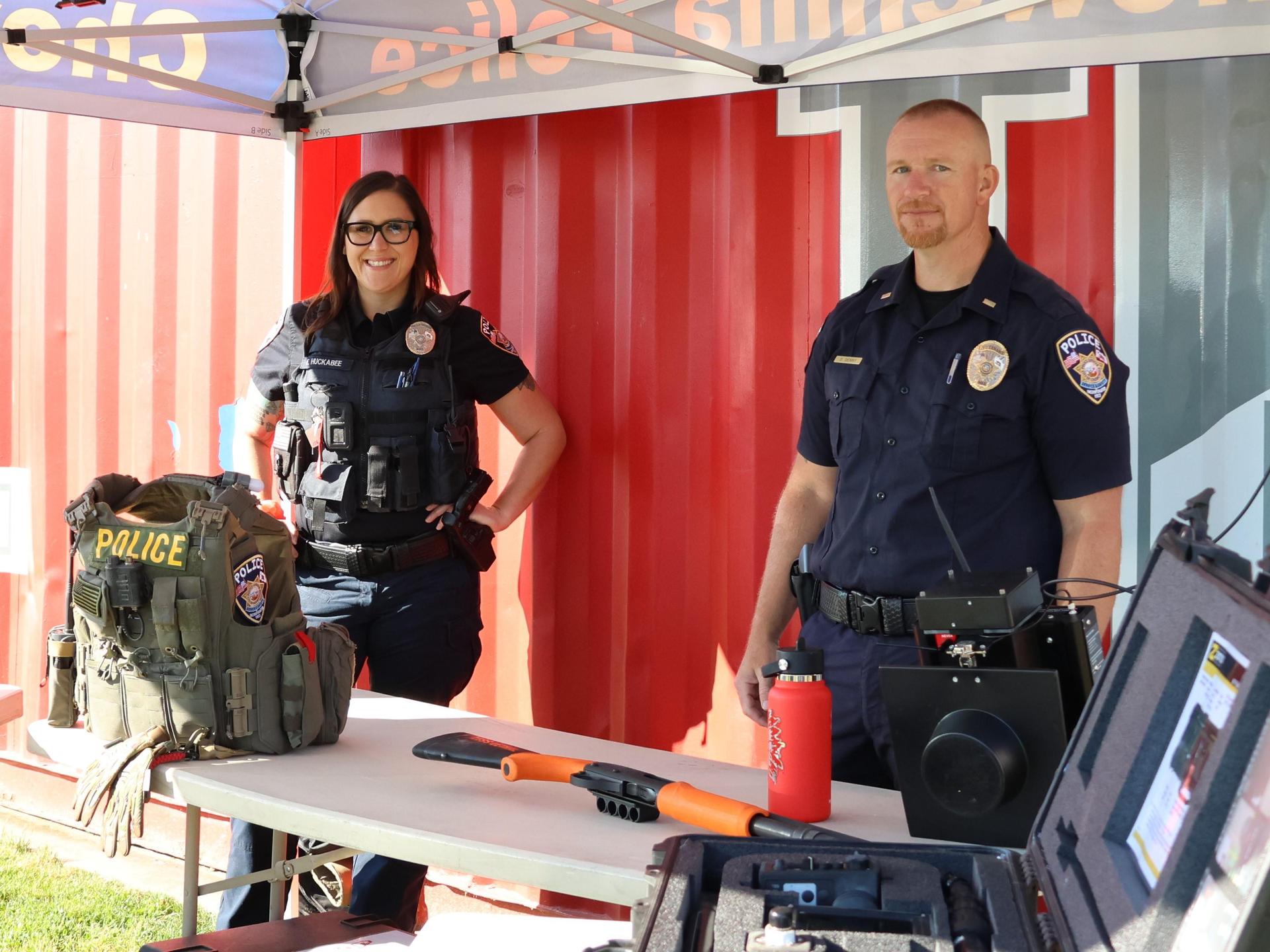 Chowchilla police officers talking to students