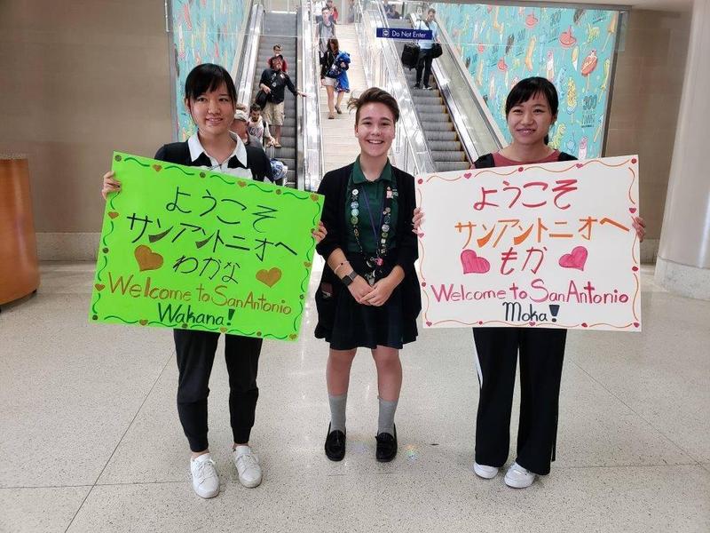 International Students Arrive Featured Photo