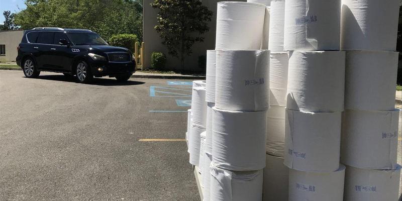 WDAM - HPSD hands out donated paper towels to families getting school meals Featured Photo