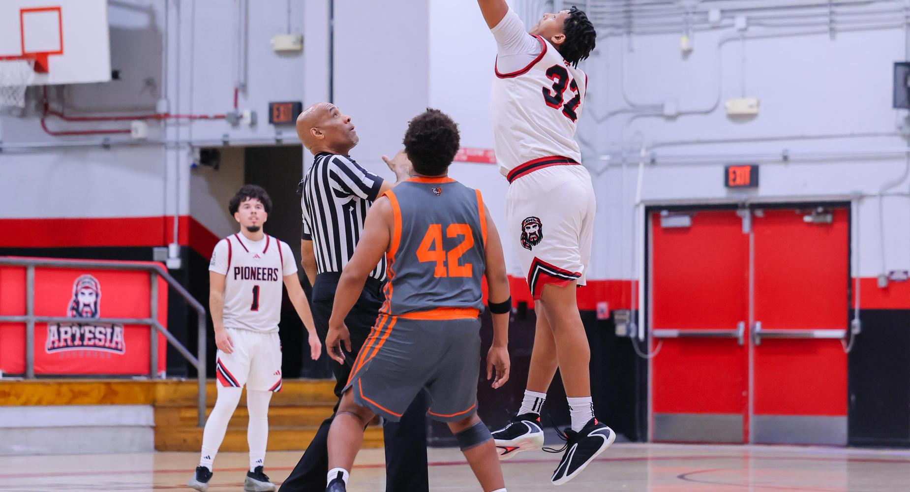Boys Varsity Basketball