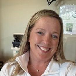 SuzyRobbins's Profile Photo