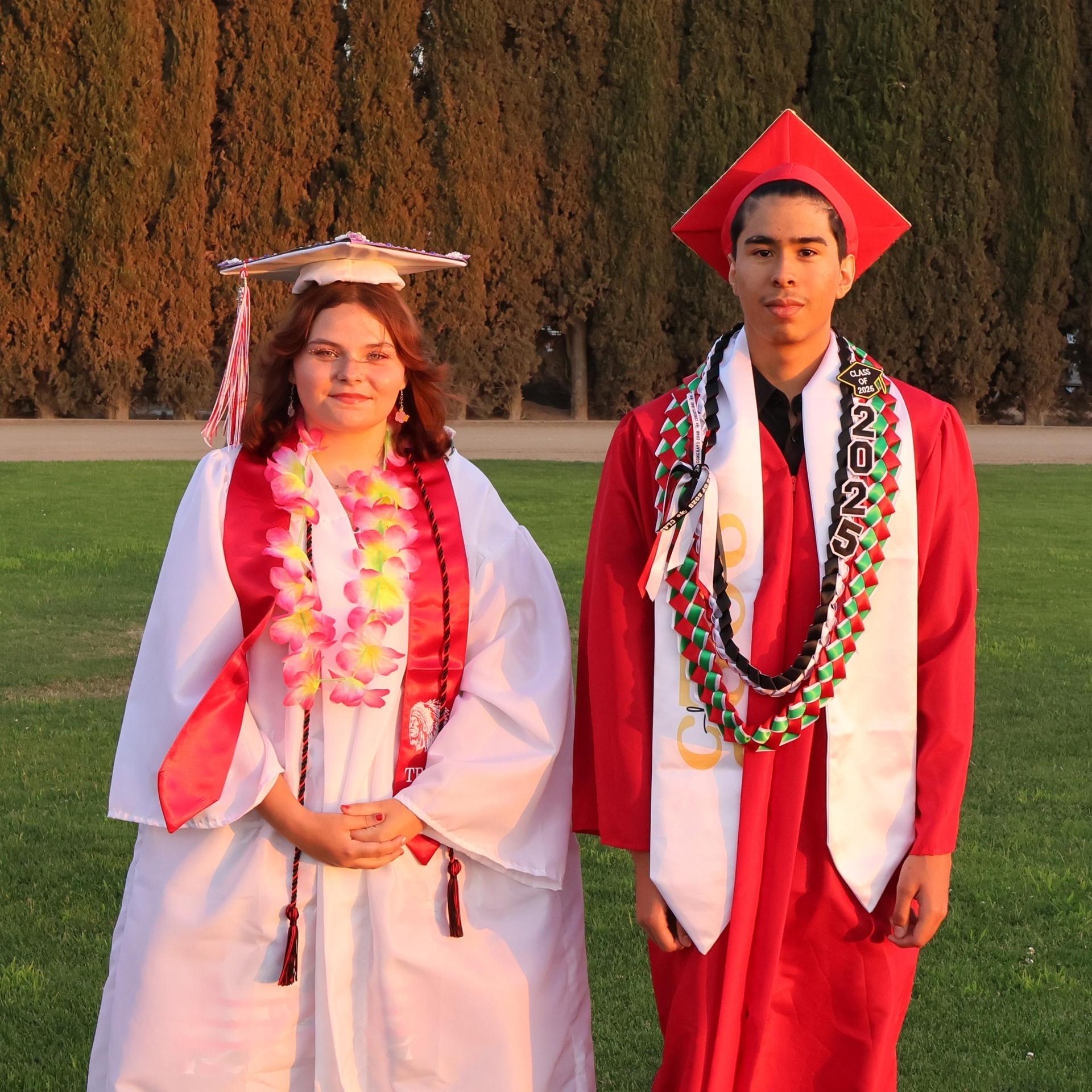 seniors posing together before walking in to graduation