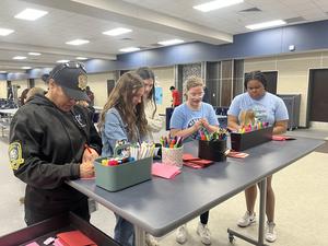MHS students create valentines