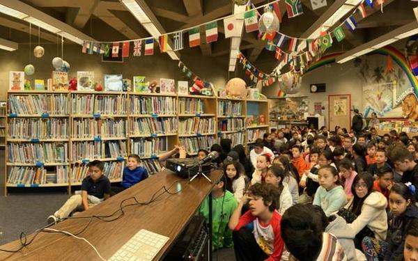 kids in library