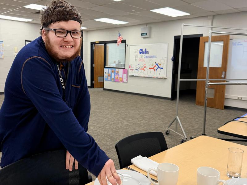 retail and dining student