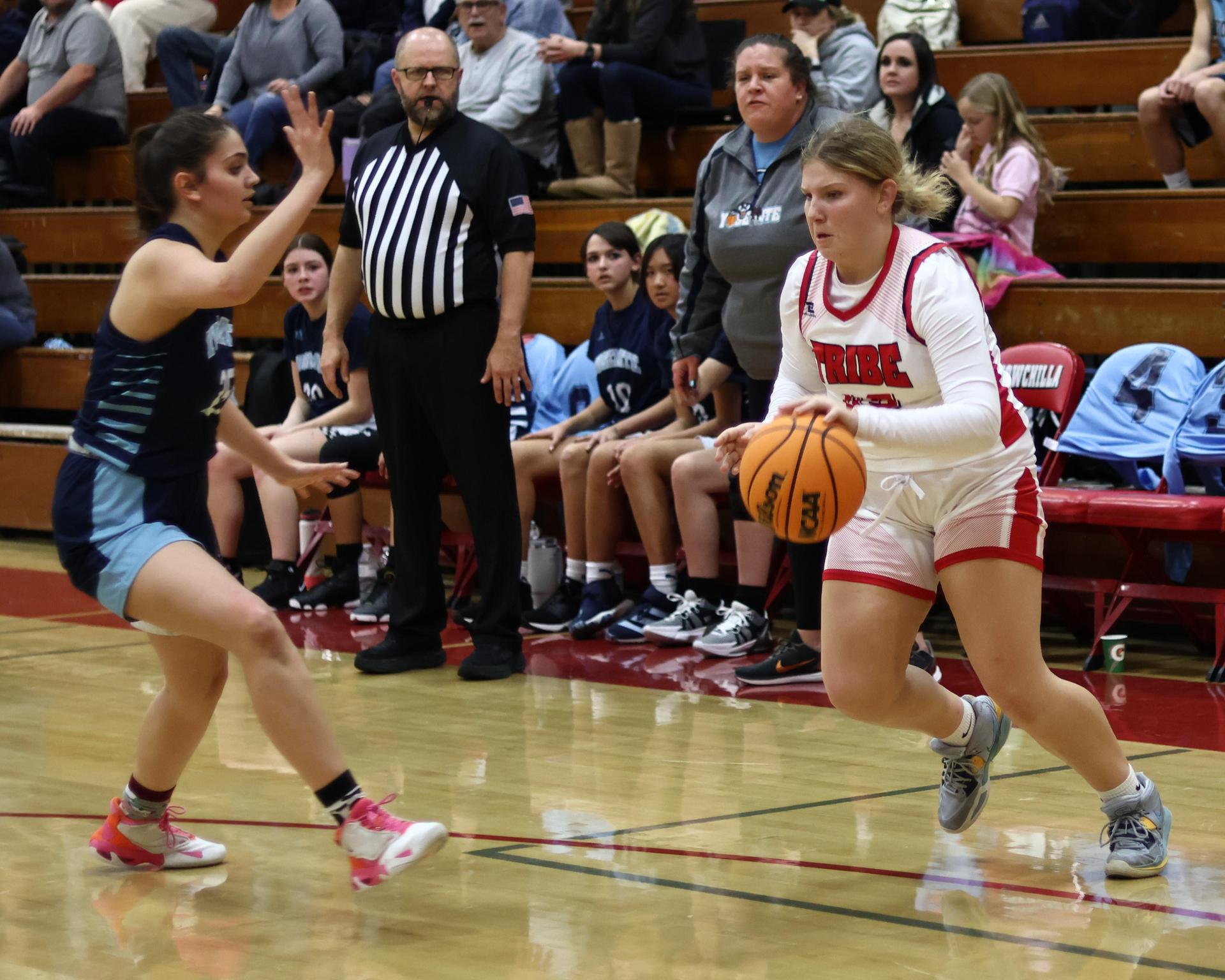varsity girls playing against yosemite