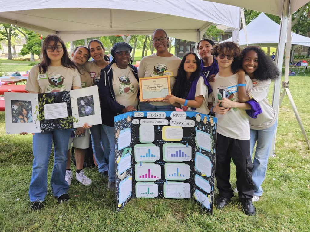 Students and teacher participate in the Billion Oyster Project