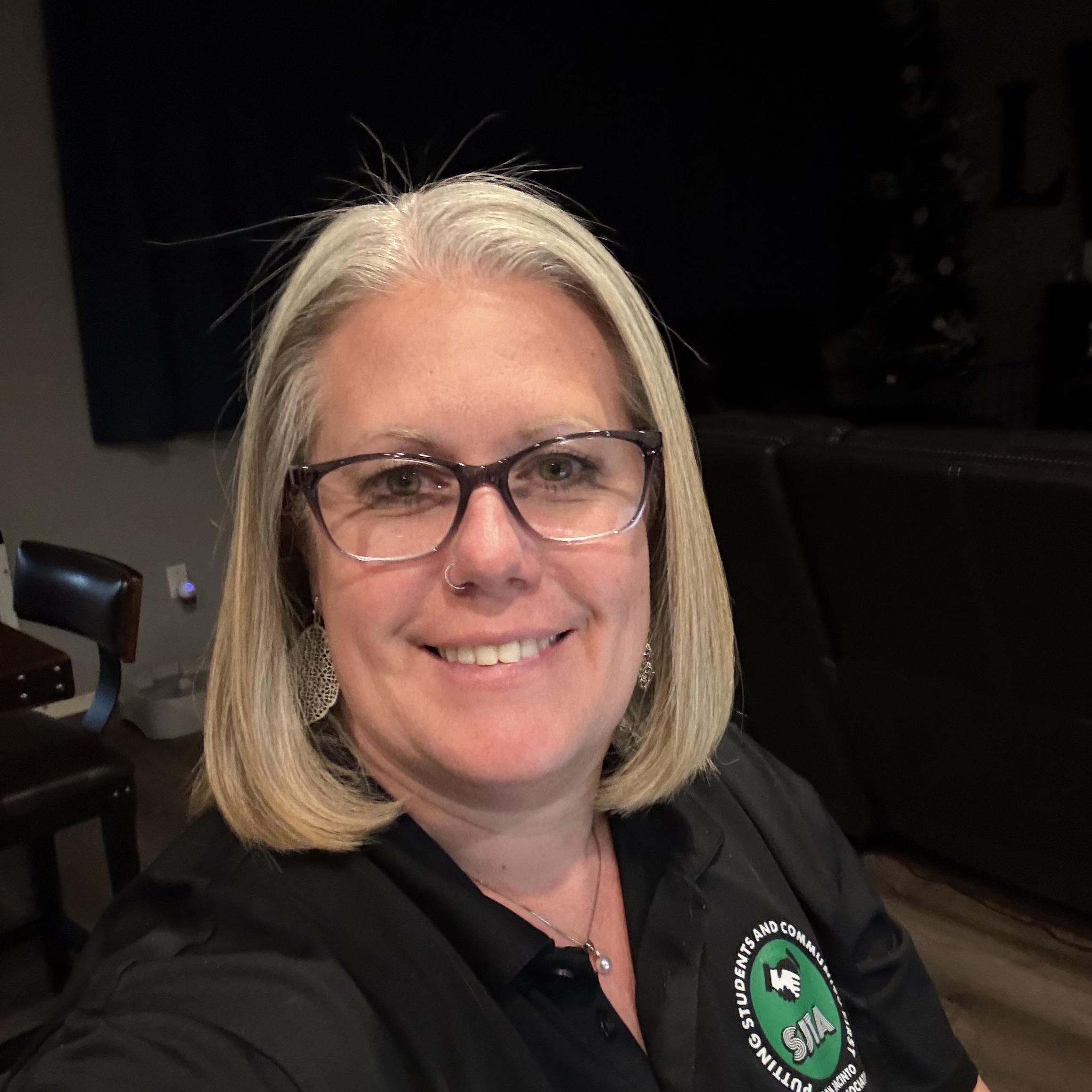 SarahLewis's Profile Photo