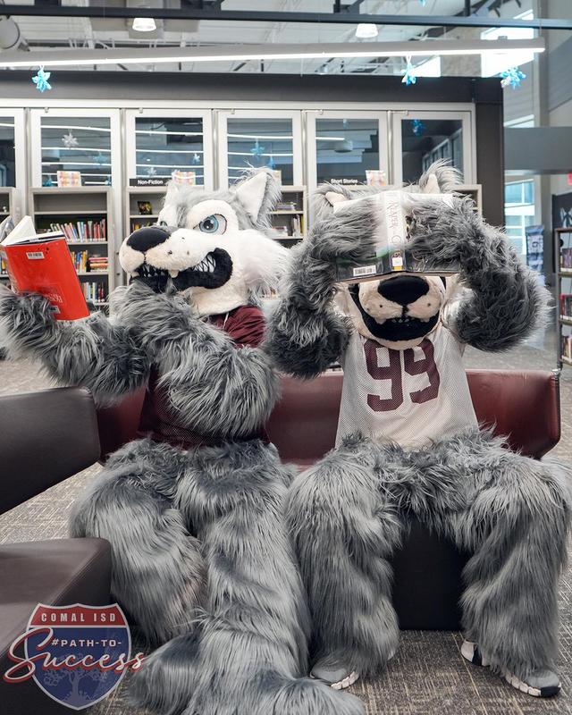 davenport mascots pretending to read books