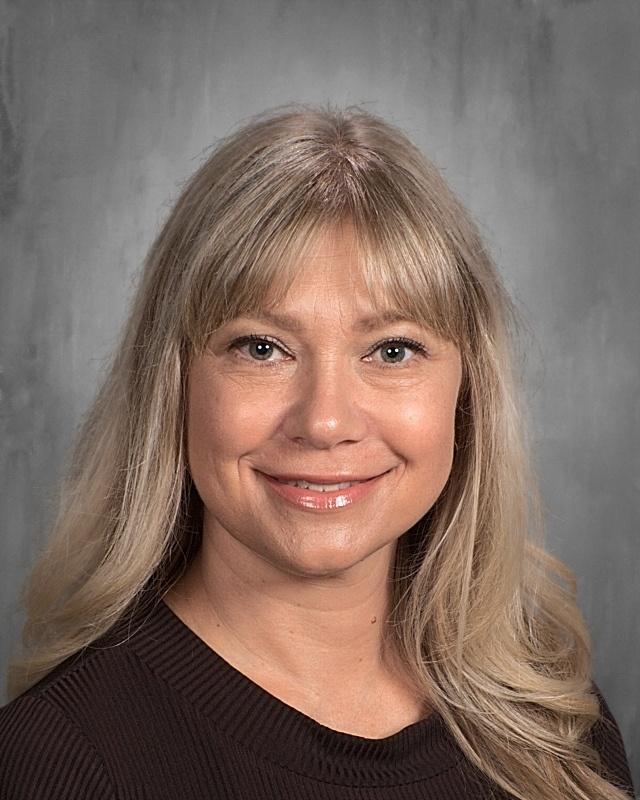 Leah Kochis headshot