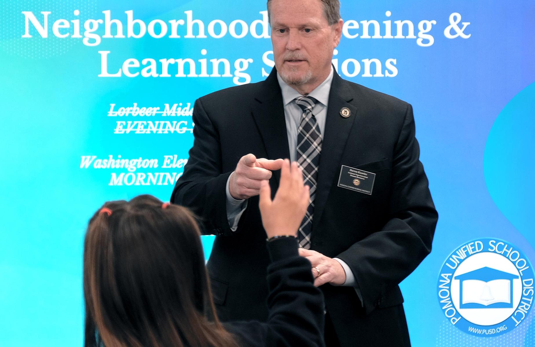 Darren Knowles is the Incoming Interim Superintendent and he is Listening & Learning with our #Lobos @WashingtonPUSD! #proud2bepusd Learn about our next session at http://edl.io/n1600386