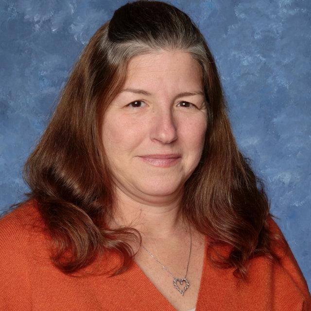 LisaEnz's Profile Photo