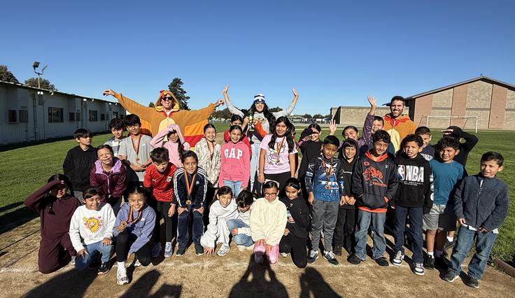 La Gloria students at the Turkey Trot.