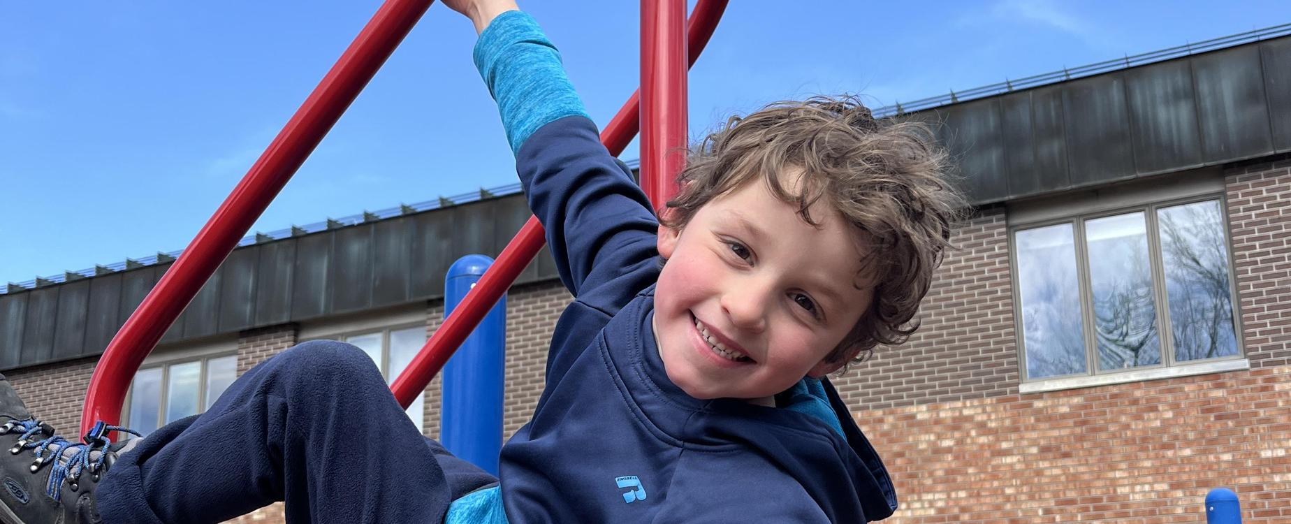 Jungle gym climbing