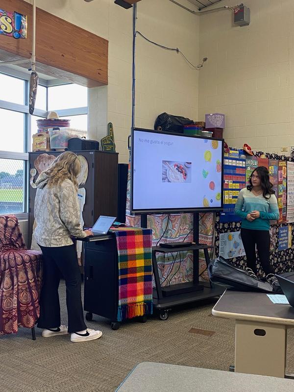 Eighth grade Español at CCMS