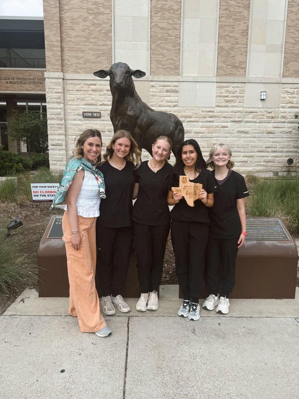Frenship FFA veterinary science team with their state plaque