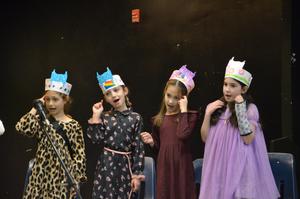 3GB performs during their chumash play