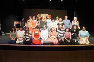 The cast of the TKHS musical.