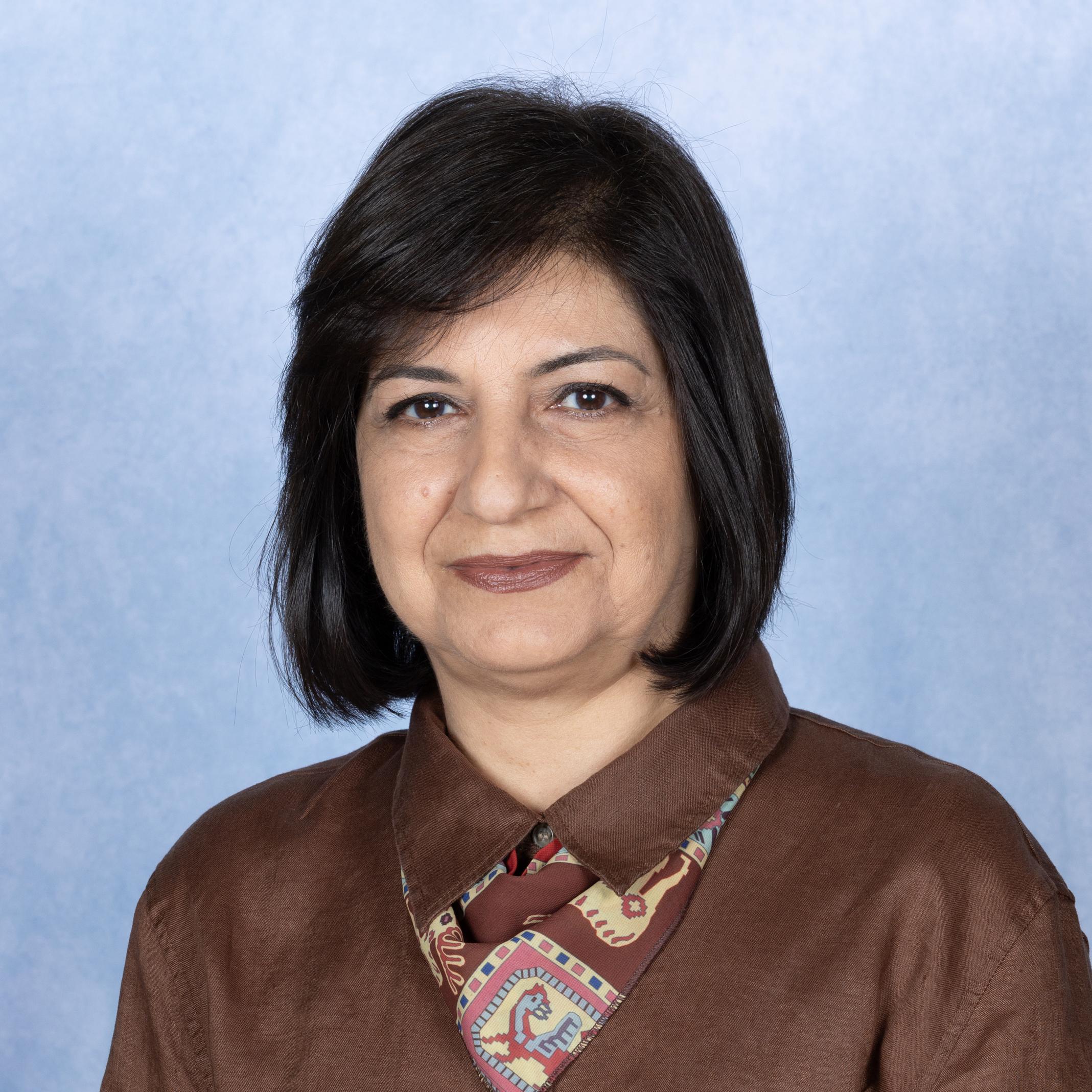 ElinaDarbinians's Profile Photo