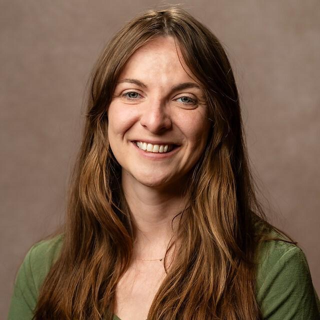 CarrieLyons's Profile Photo