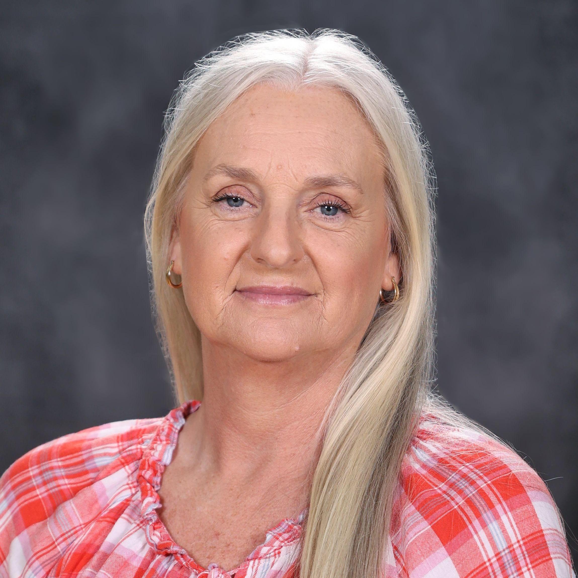 SandraOzment's Profile Photo