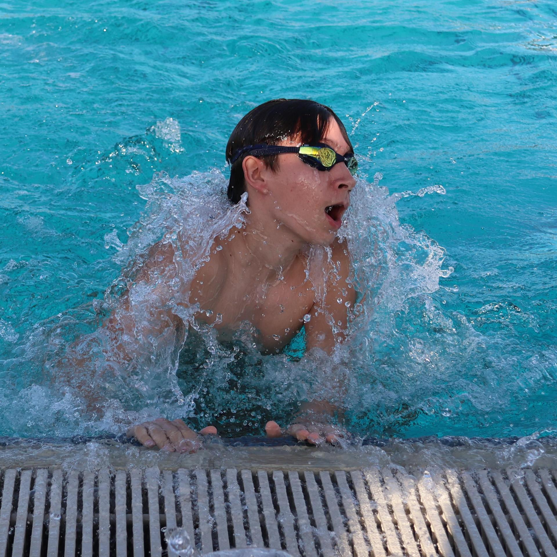 Isaac Dunn swimming