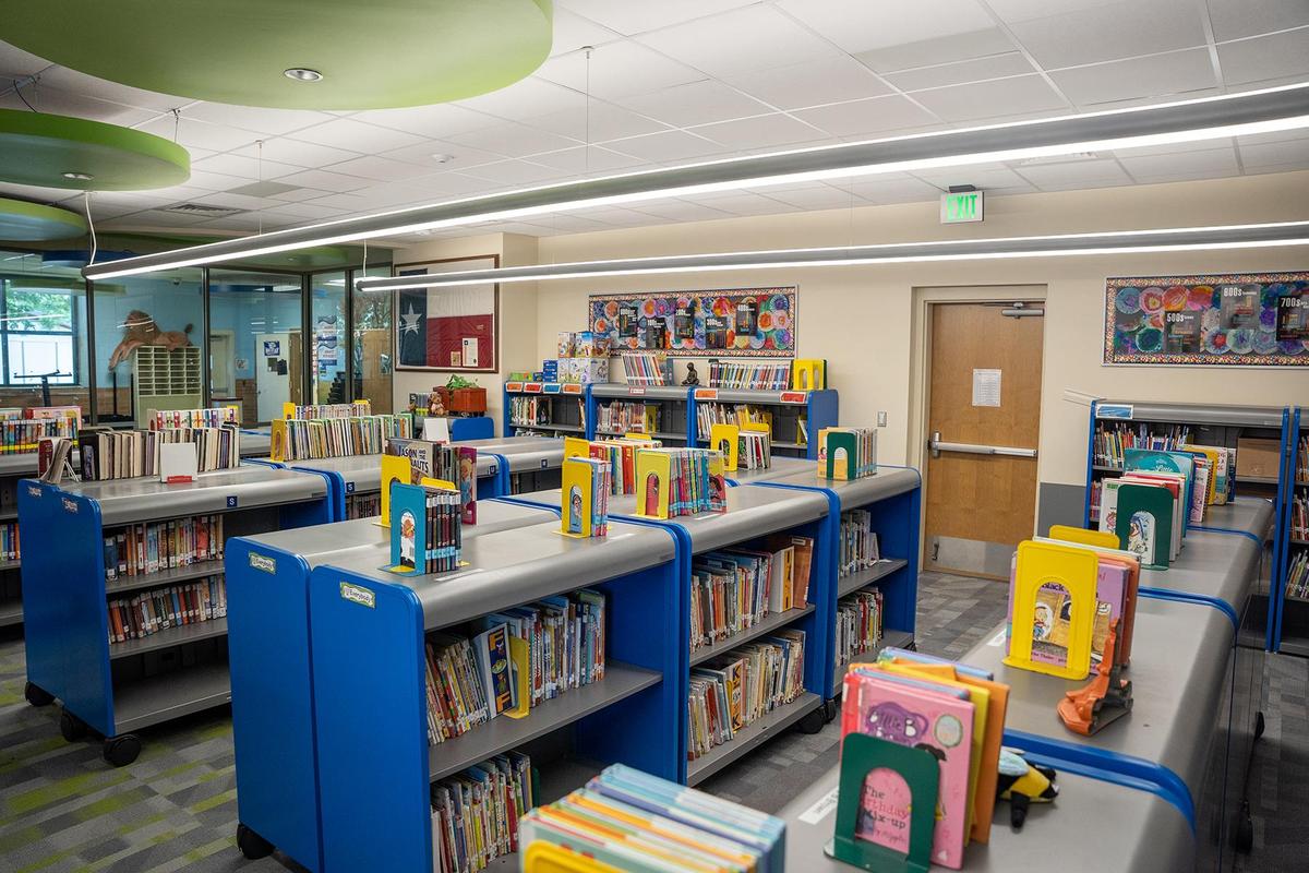 Cater Elementary receives $5,000 library grant from Laura Bush 