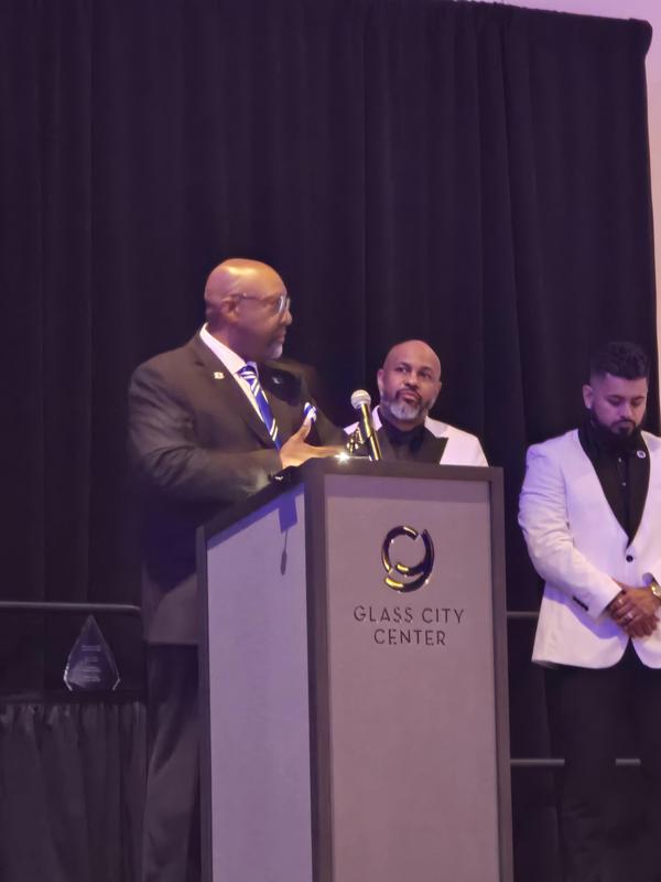 A picture of Mr. Franklin giving a speech at the Gala.