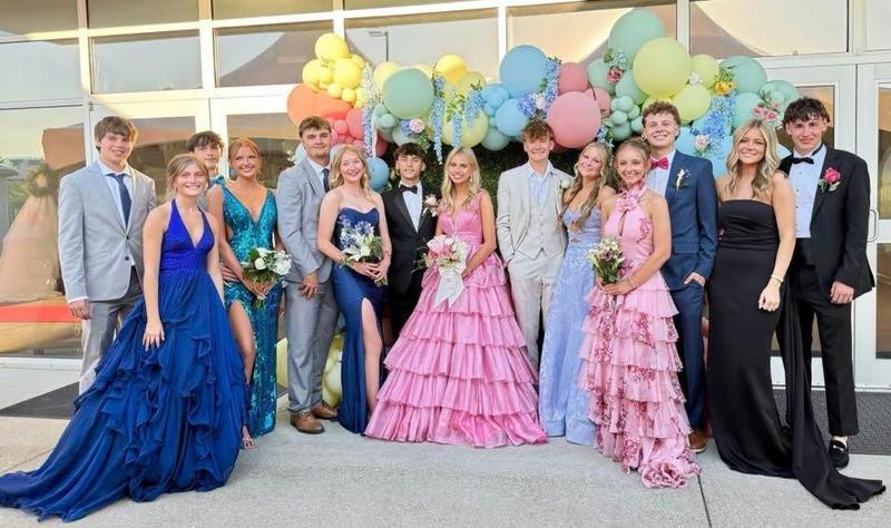 Prom! Featured Photo