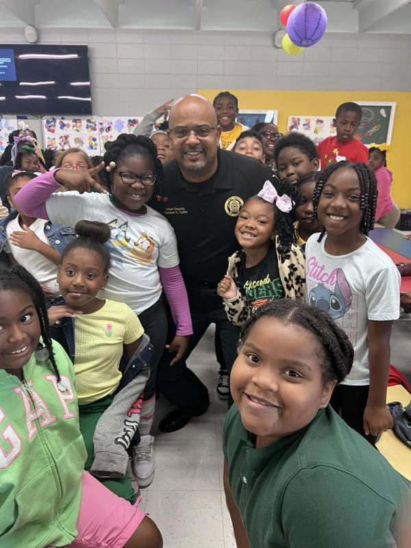 Pike County Sheriff’s Chief Deputy Damian Gatlin visited Summit Elementary School as part of Red Ribbon Week