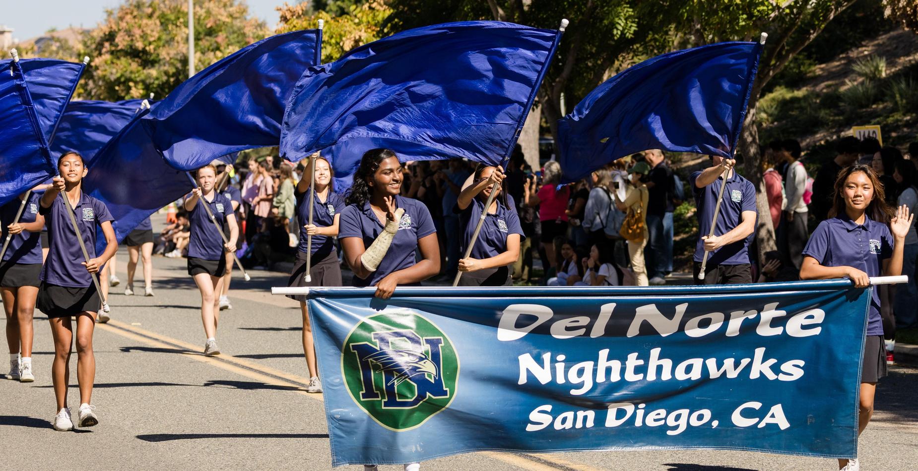 Parade 25-26