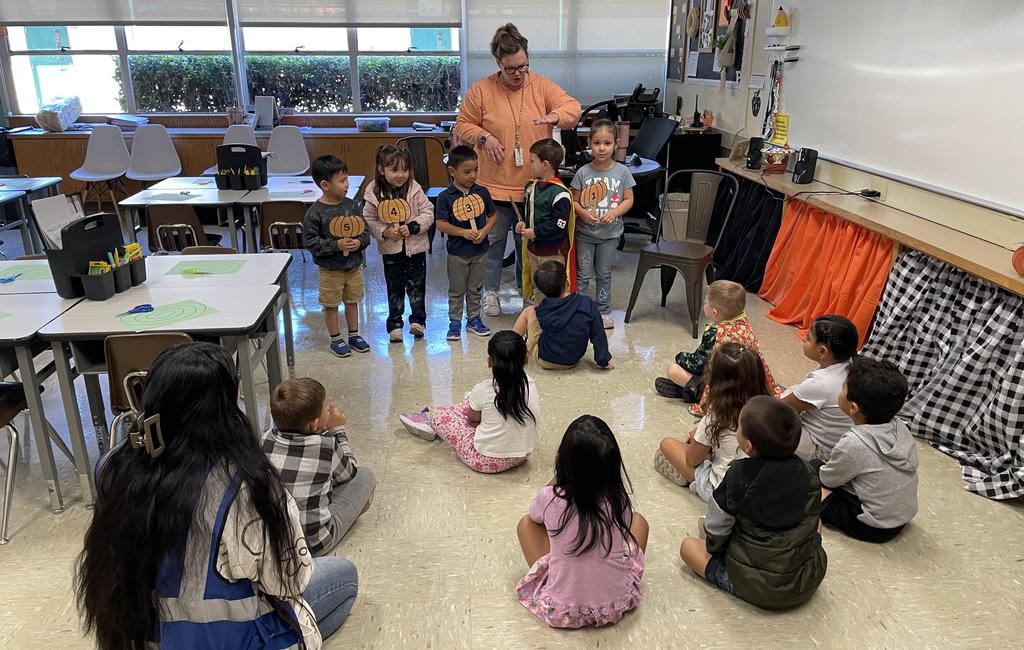 TK students in the mathematics lab